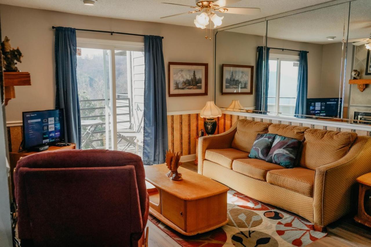 Smoky Mountains Studio With Balcony Гетлинбург Екстериор снимка