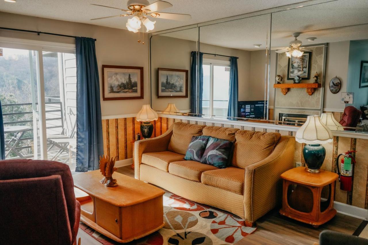 Smoky Mountains Studio With Balcony Гетлинбург Екстериор снимка