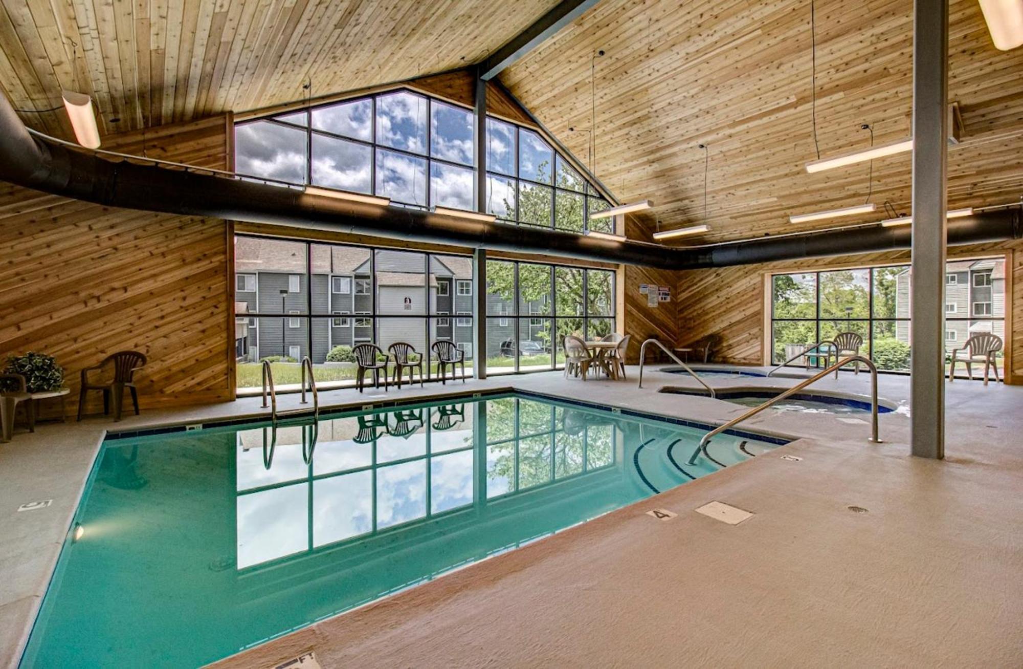 Smoky Mountains Studio With Balcony Гетлинбург Екстериор снимка